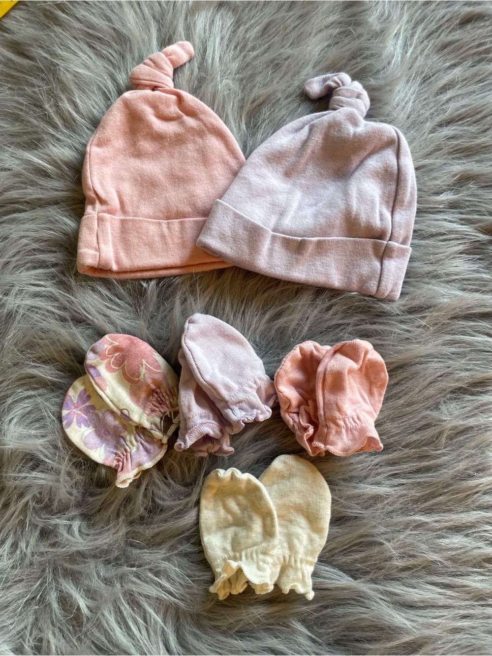 🌭Garanimals Baby Knot Beanie and Mitten Set